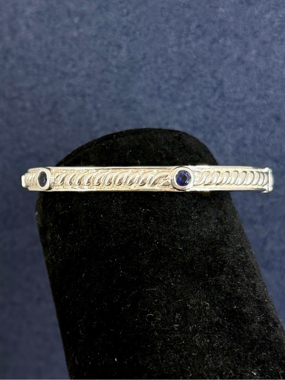 JUDITH RIPKA Vintage Sterling Silver Iolite Cable Twist Bangle Bracelet; SMALL